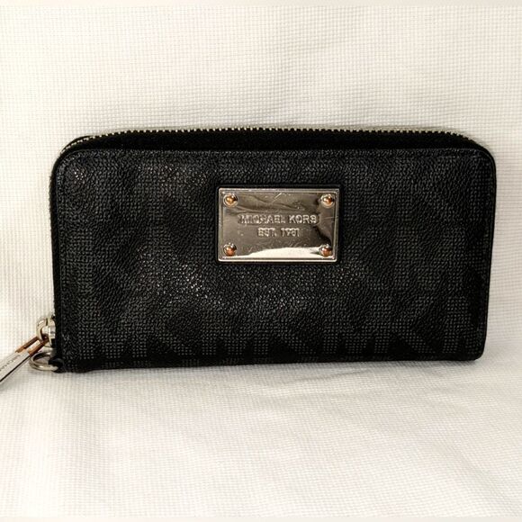Michael Kors Black Wallet - Picture 1 of 10